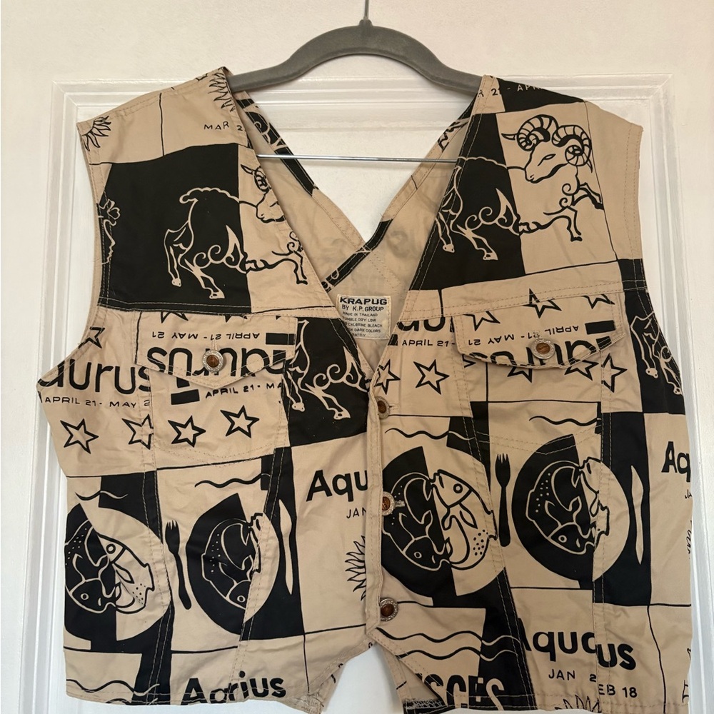 Krapug astrology vest